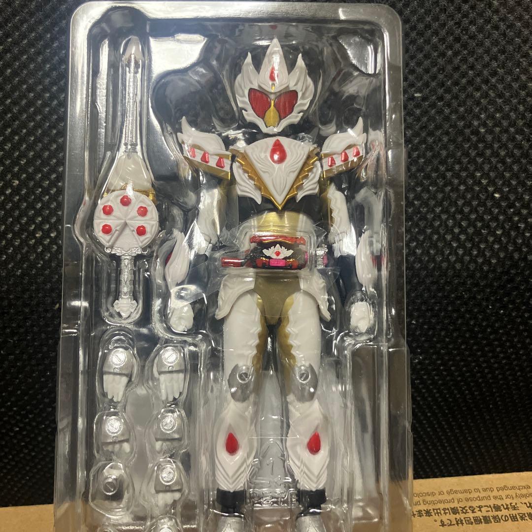 S.H.Figuarts 仮面ライダーガヴ ケーキングフォーム