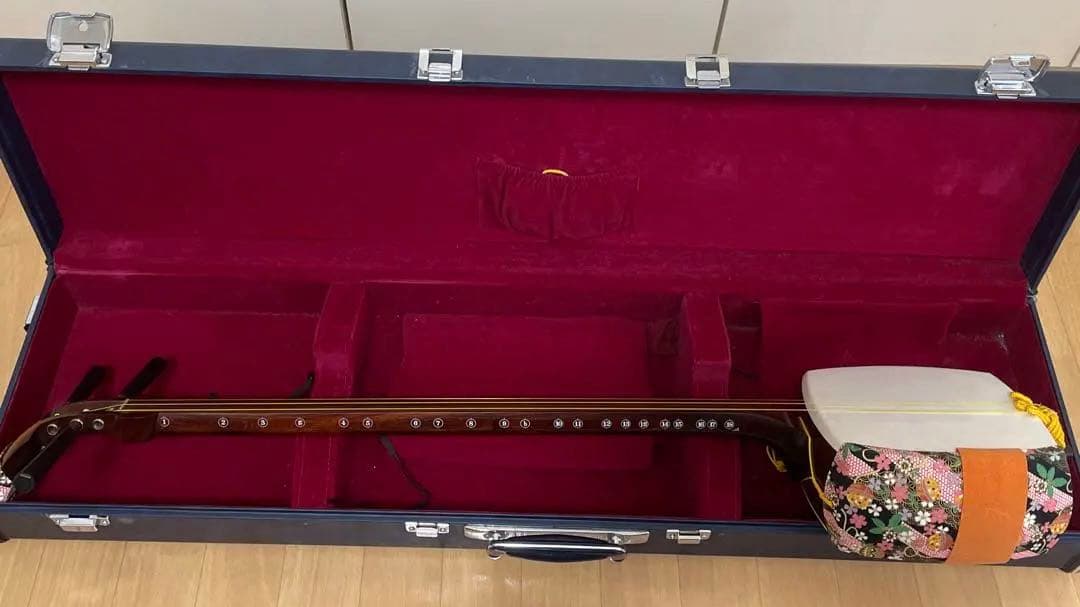 【ZONO様向け】　三味線 中棹 正寸 ハードケース付き 皮破れなし　付属品あり