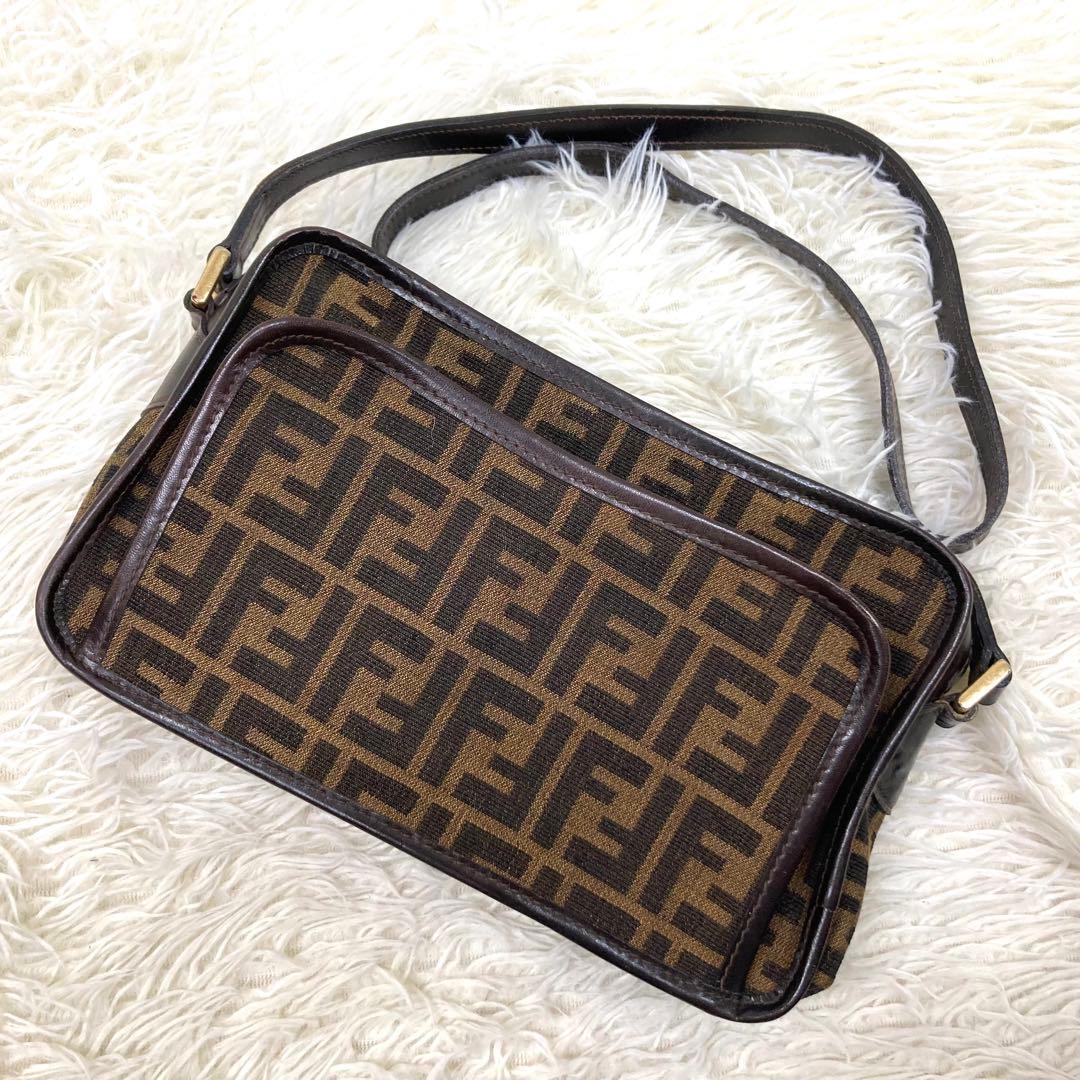 ✨美品✨フェンディ ショルダーバッグ ズッカ柄 キャンバスレザー ブラウン