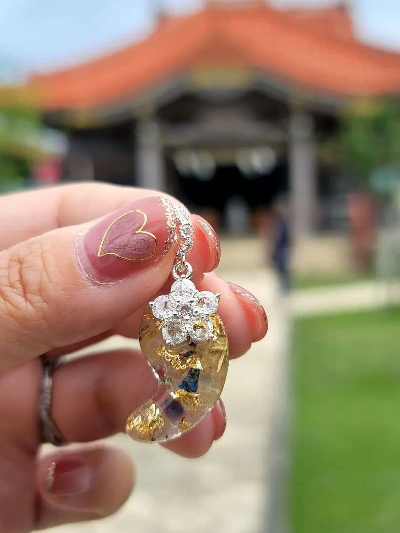 A一粒万倍日★宮古神社金運導き勾玉オルゴネックレス Amazon.co.jp: 藍色 オルゴナイト 勾玉 ネックレス 40cm 開運 お守り