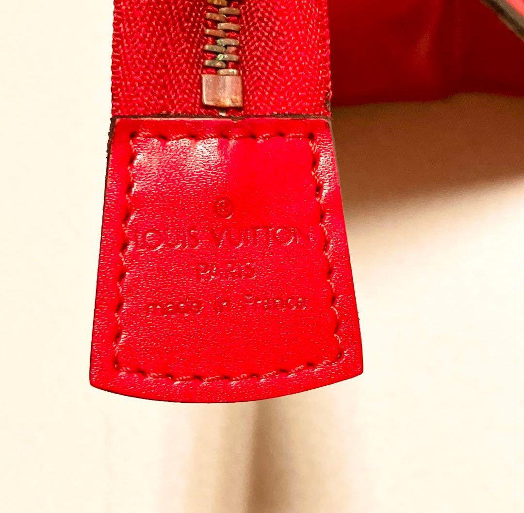 LOUIS VUITTON エピレザー ポーチ（定価10万以上）