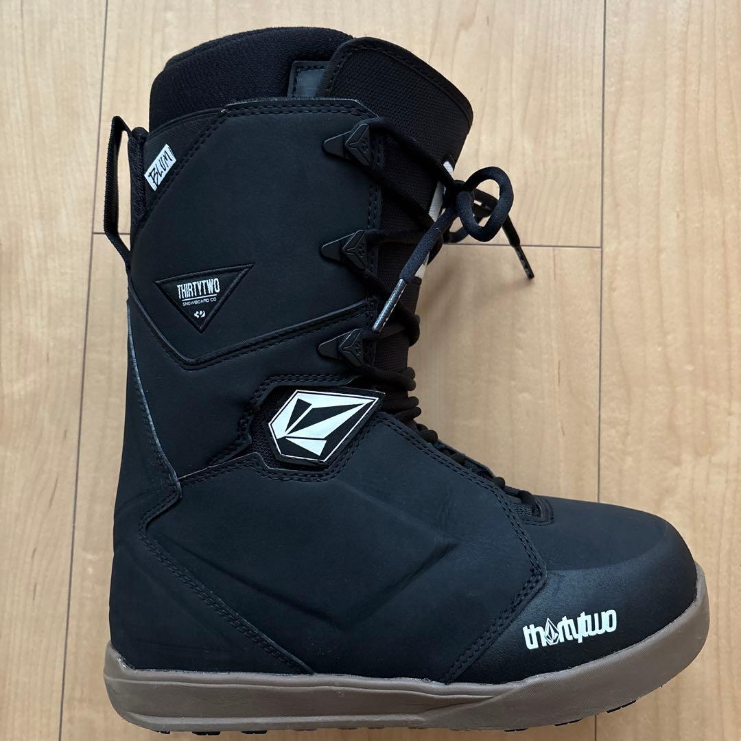 スノーボード THIRTYTWO LASHED X VOLCOM 25.5cm 24-25