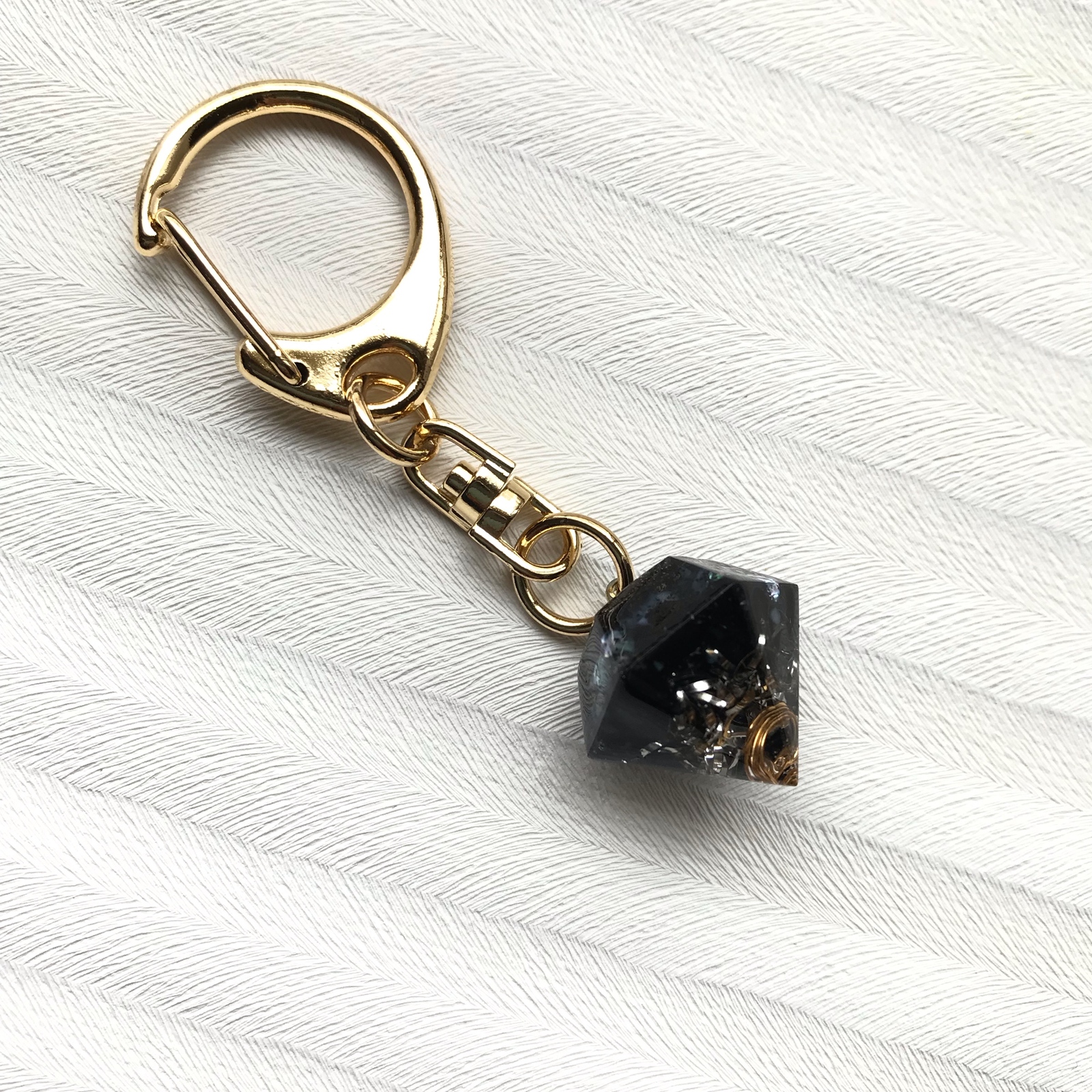 タンザナイト 入り オルゴナイト キーホルダー - くらげ屋UVレジン