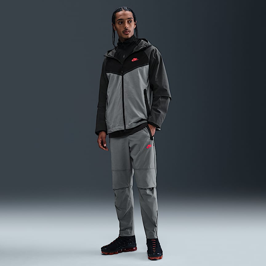 Nike Club Men's Woven Tapered Trousers. Nike CA