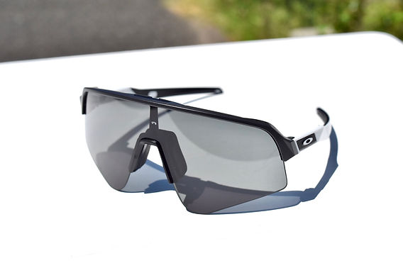 大きなレンズで視野拡大！OAKLEYで野球用サングラスをお作りしました！