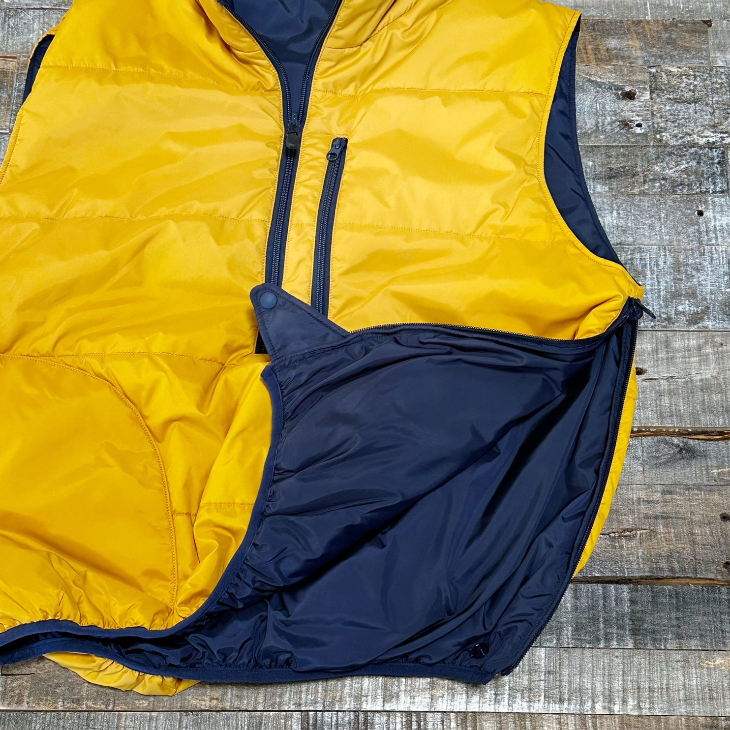 Cloveru® Urban Reversible Vest（Banana / Navy） | BIZARRE GREEN