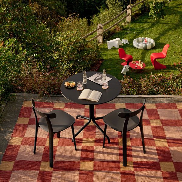 Bistro Table / ビストロ テーブル | Official Vitra® Website JP