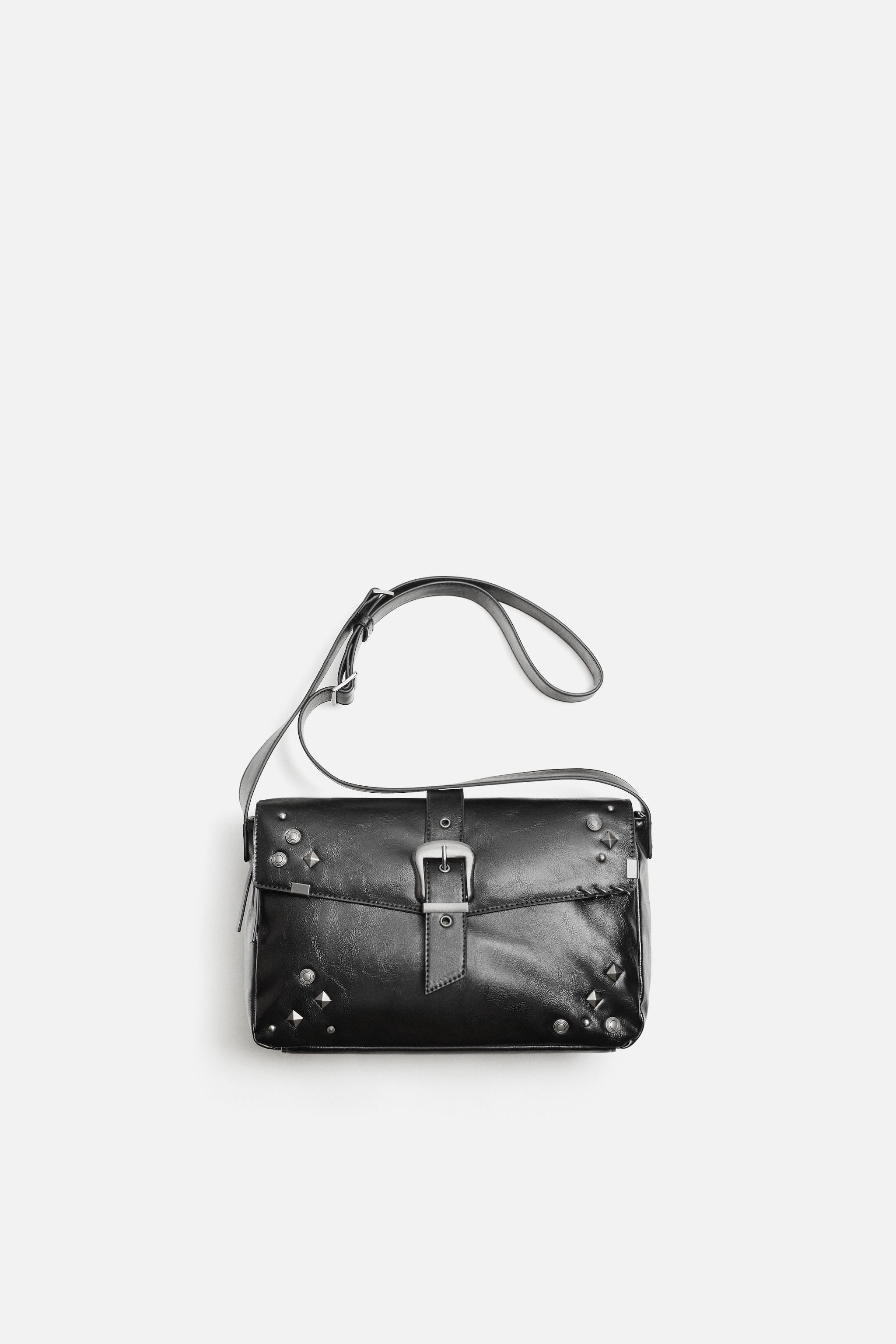 ZARA ボディバッグ 定価2万円⭐︎着画あり ZARA ボディバッグ 定価2