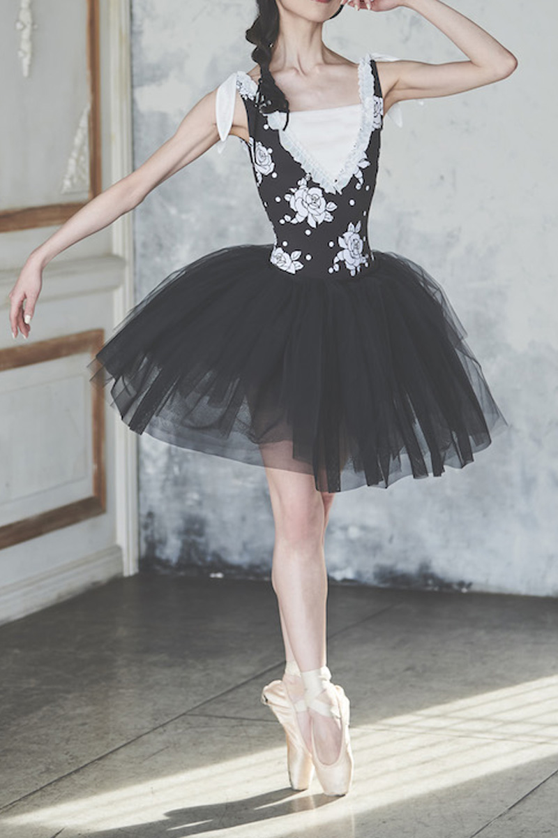 stina / type J juliet / dalmatian rose black