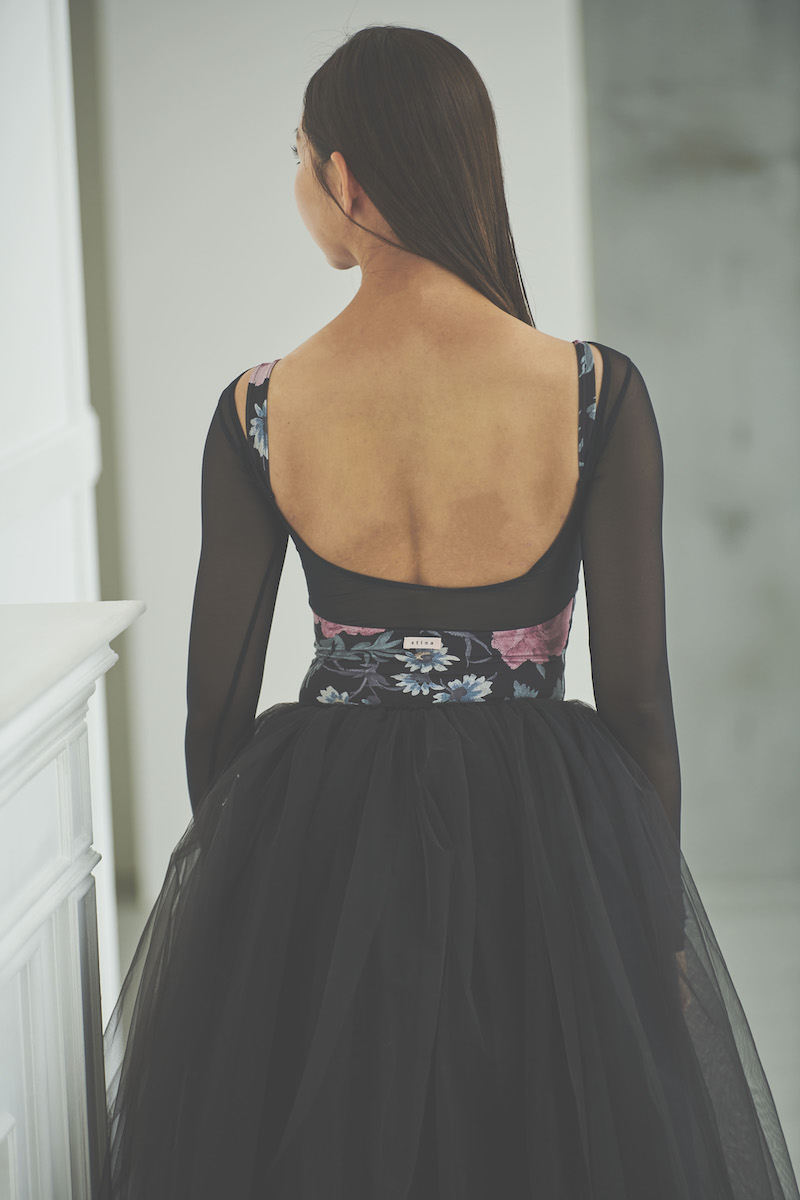 stina / type L long ribbon / old flower black