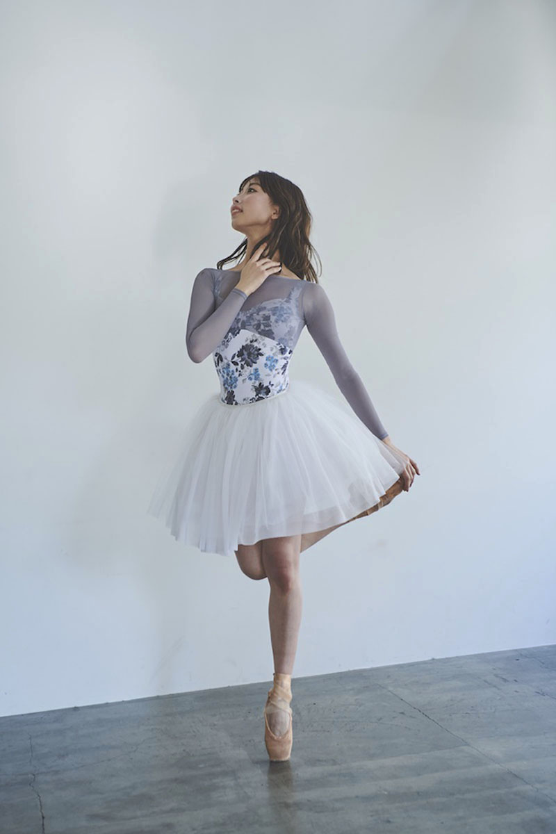 stina スティナ花柄長袖レオタード stina 花柄 長袖レオタード Mサイズ