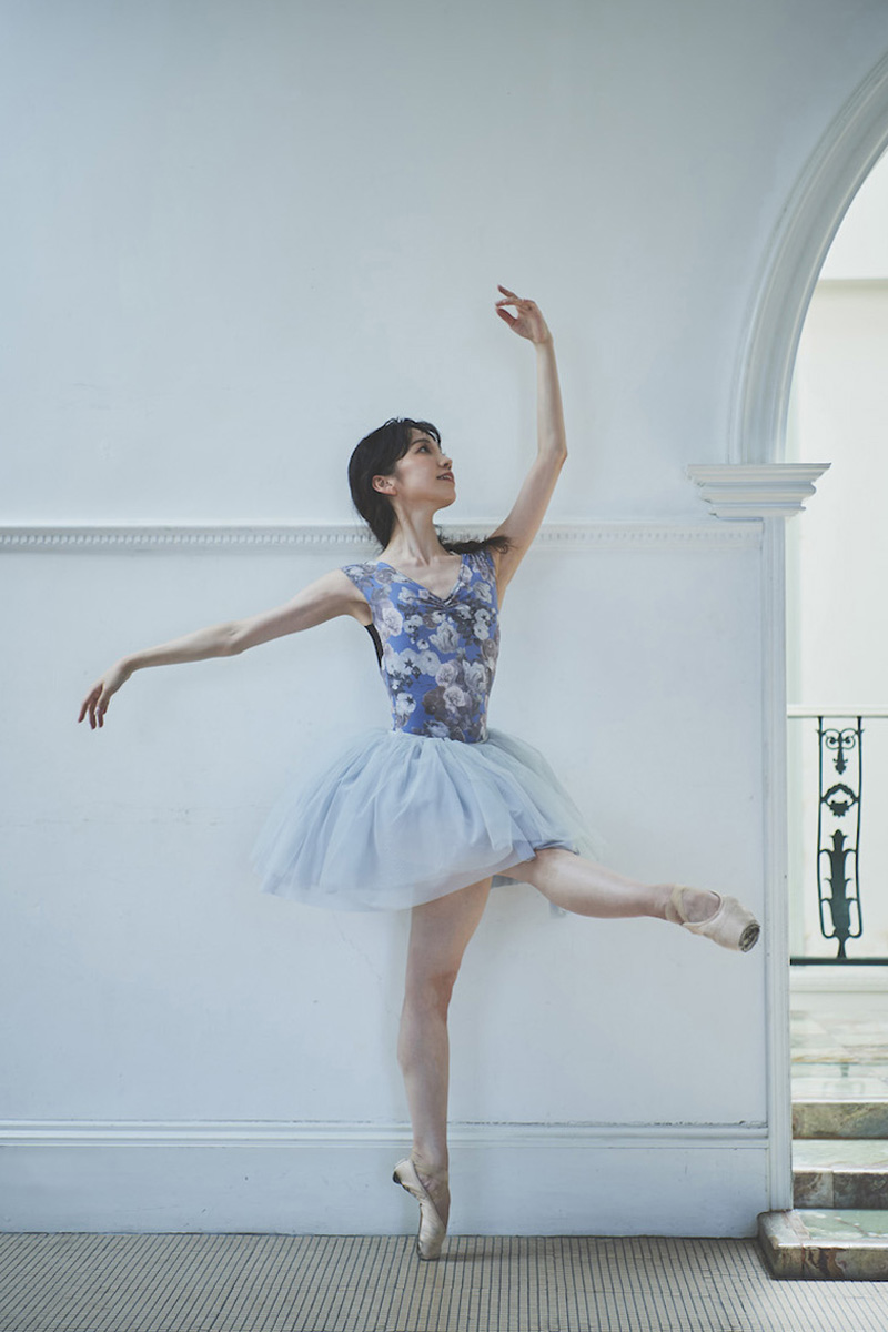 stina / type zero butterfly / authentic blue