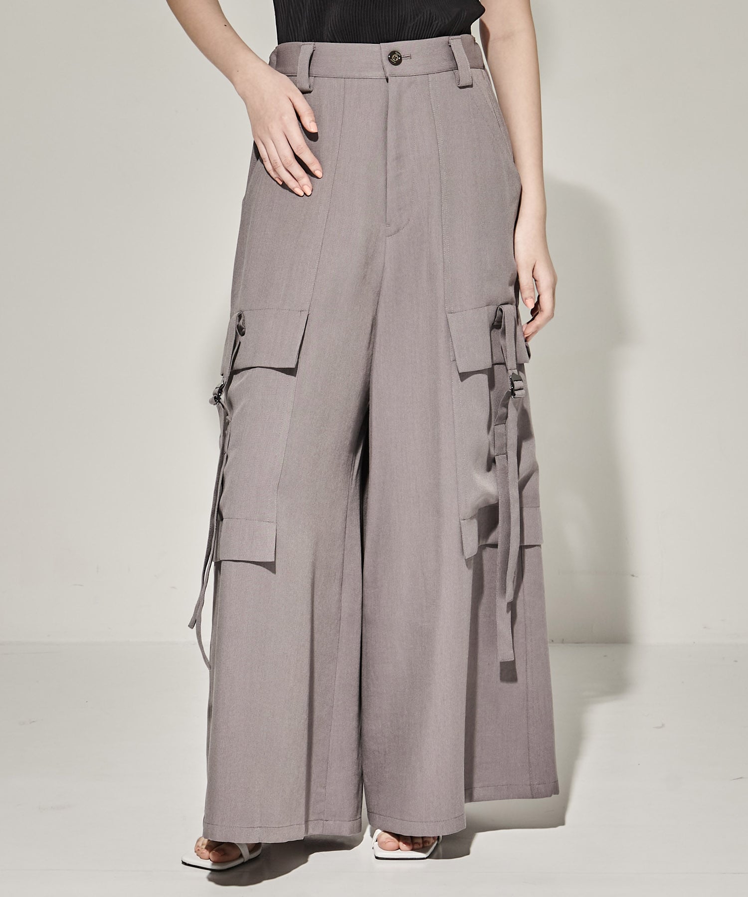 Wide Flare Cargo PNT(1 LIGHT GREY): UJOH: WOMENS｜ STUDIOUS ONLINE