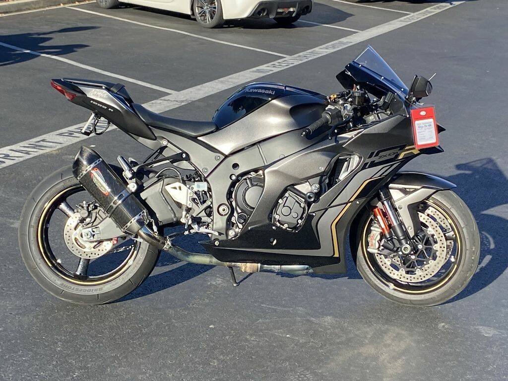 2023 Kawasaki Ninja® ZX -10R – Strickland Golf Carts