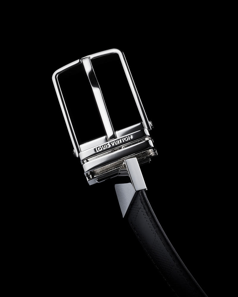 簡素と美麗。二面性を備えた一生もののベルト～ルイ・ヴィトン【黒の