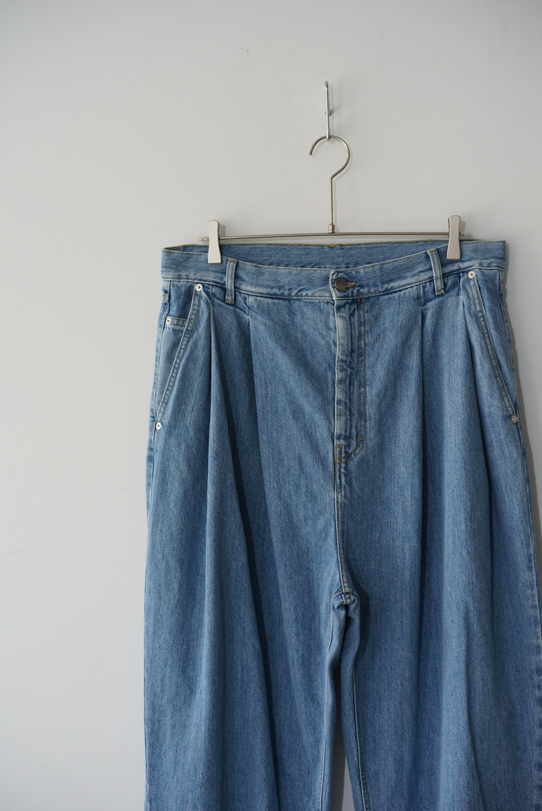 HED MAYNER (ヘドメイナー) / PLEATED DENIM / デニム / 24SS – style