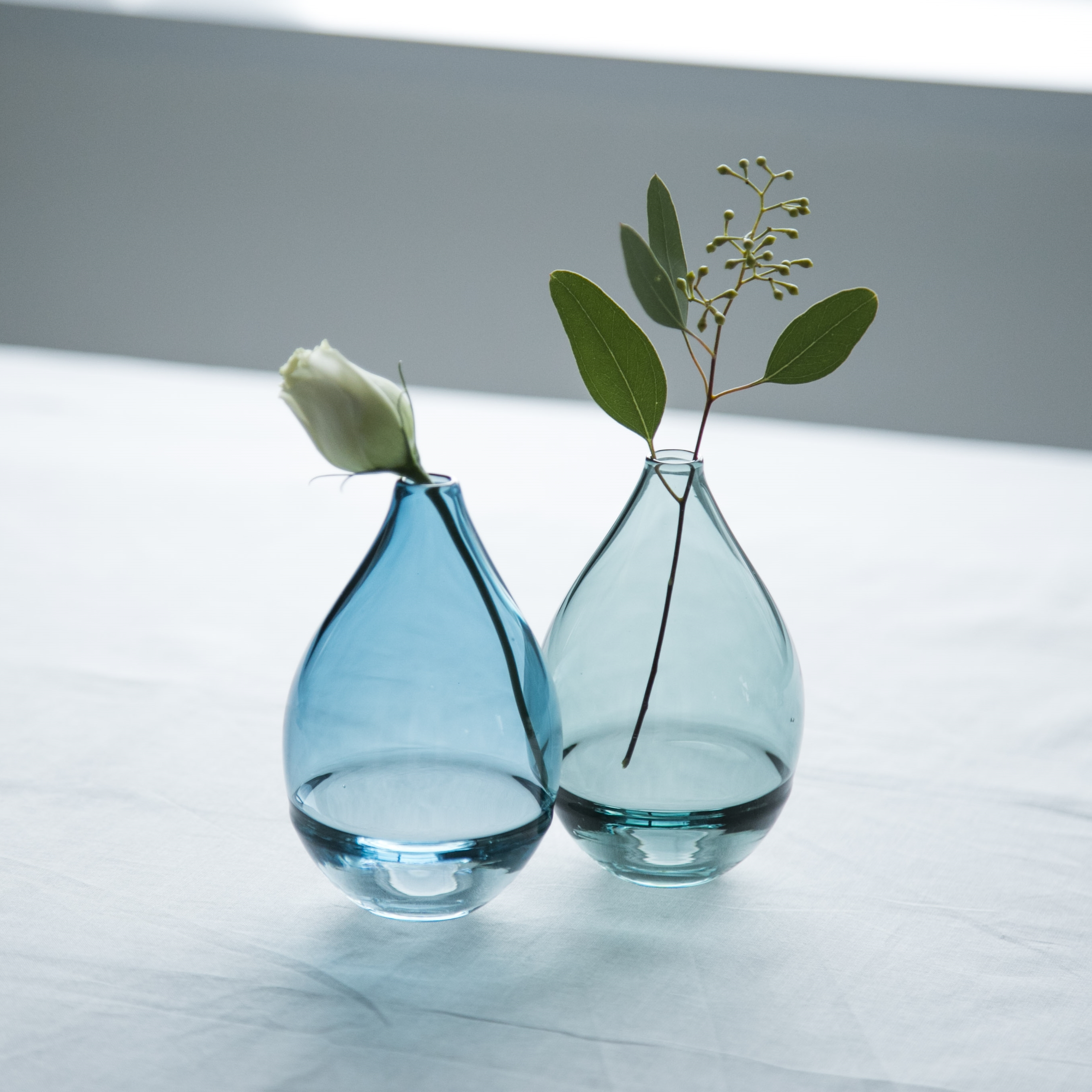 月雫 一輪挿し たて -雫のようなかたちに花を一輪さして - スタイルストア
