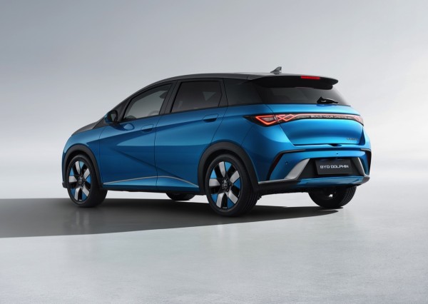 5人乗り BYD Dolphin ドルフィン 電気自動車【禁煙車・ナビ付・スマホ