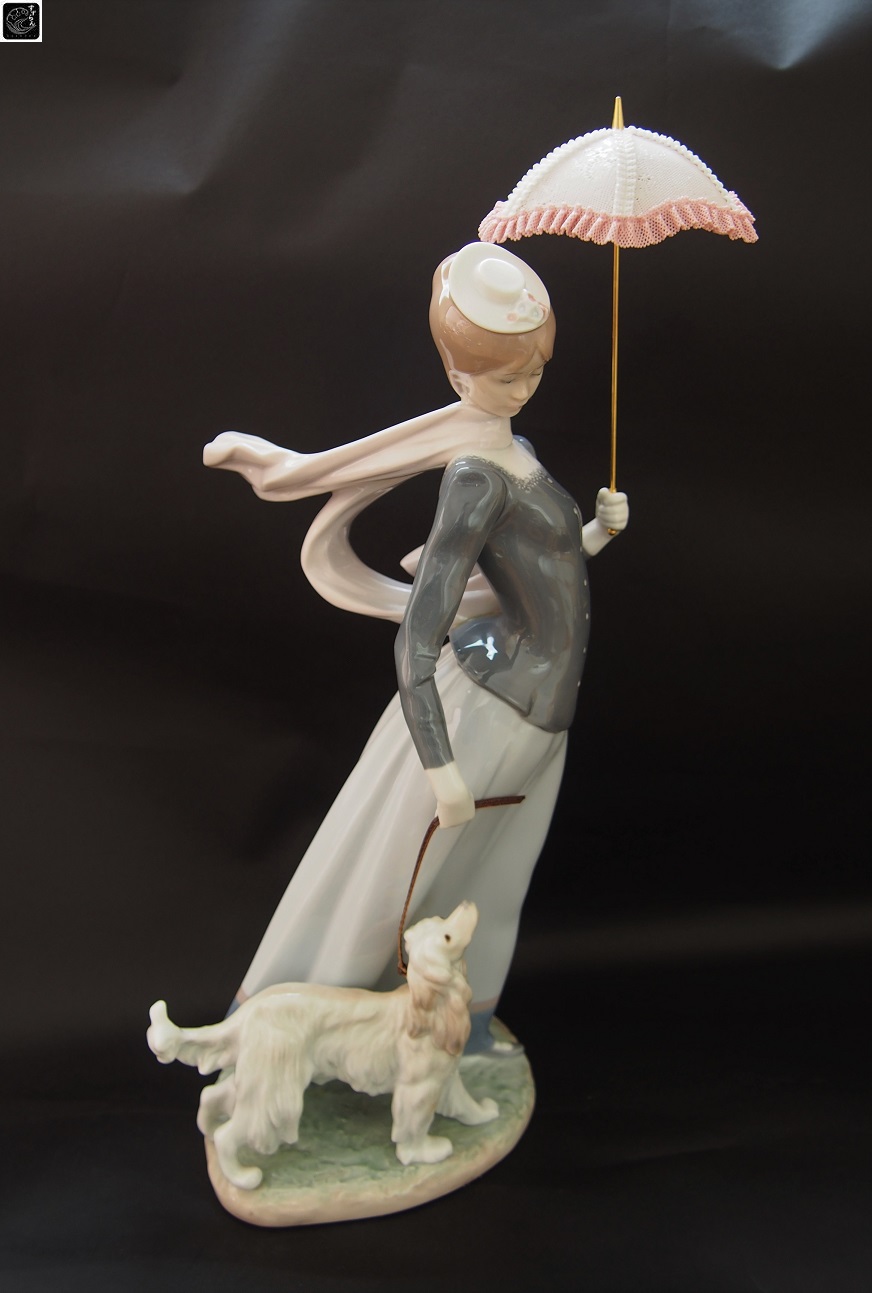 絶版】LLADRO ショールの貴婦人 磁器人形 陶器 スペイン 【公式通販】