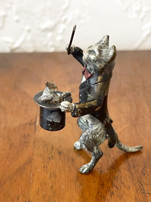 ヴィエナ・ブロンズ 猫の手品師と小さなネズミ - Grand montagne Antiques